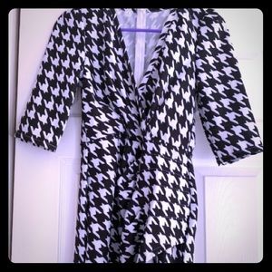 Black and white women’s dress.Worn once for pics
